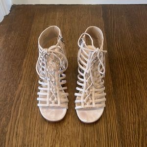 Shoes in excellent condition. Barely worn.